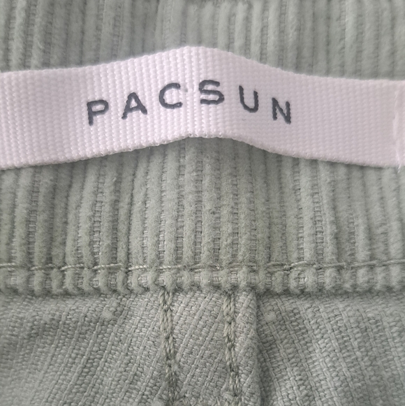 PacSun Green Corduroy Mom Shorts Women’s Size 25 - Picture 3 of 5